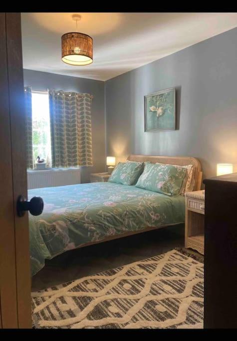 Spacious Semi-Detached Southsea House, Free Parking On Drive بورتسماوث المظهر الخارجي الصورة