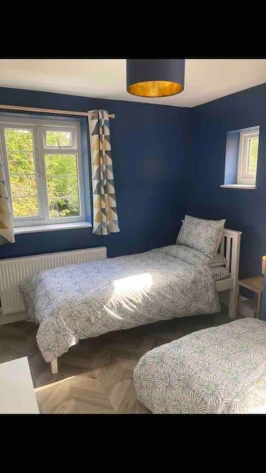 Spacious Semi-Detached Southsea House, Free Parking On Drive بورتسماوث المظهر الخارجي الصورة