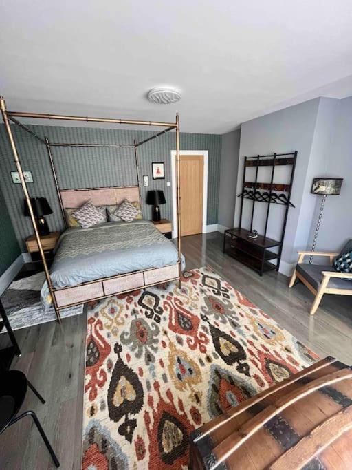 Spacious Semi-Detached Southsea House, Free Parking On Drive بورتسماوث المظهر الخارجي الصورة