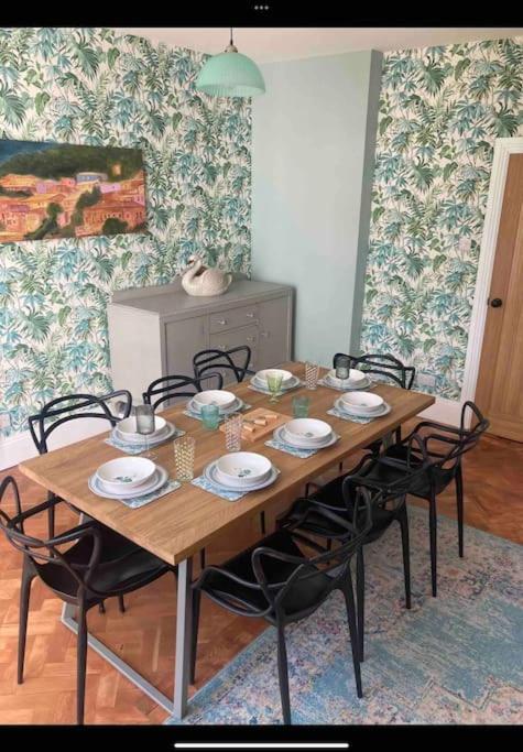 Spacious Semi-Detached Southsea House, Free Parking On Drive بورتسماوث المظهر الخارجي الصورة